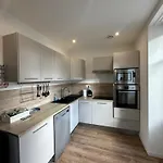 Le 2 - Tres Beau T3 1er Etage Confort, Neuf, Centre - Stationnement Gratuit * מולהאוס